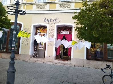 Idén is csatlakozunk a „Posztolj verset utcára!” mozgalomhoz! Április 11. a Költészet napja